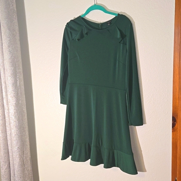 Ann Taylor Womens Kelly Green Ruffle Trim Flounce Hem Shift Dress Size 8P - Picture 1 of 8